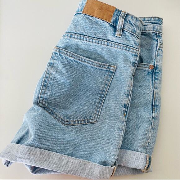 ZARA Light Wash Denim High Rise Mom Straight Jeans Roll Up Hem Vintage Shorts 8 - Picture 2 of 12